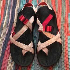 Pink Chacos ZVOLV